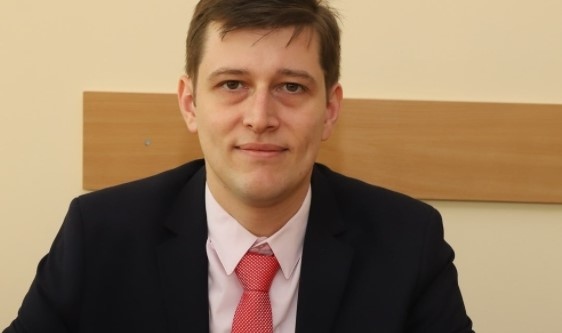 С 4 гласа за и един въздържал се СЕМ избра